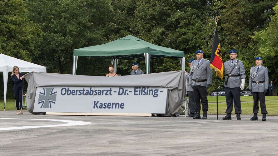 Im August wurde die Kaserne „Sanitätsdienststellen Bundeswehr Kronshagen“ in „Oberstabsarzt-Dr.-Eißing-Kaserne“ umbenannt. Der Bundeswehrmediziner kam am 8. Oktober 2001 beim Abschuss eines UN-Hubschraubers in Georgien ums Leben. Foto: Bundeswehr/Henner Feddersen