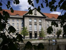 Im Bundesministerium der Verteidigung ist die Personalentwicklung in einer Phase des grundlegenden Wandels. Foto: Bundeswehr/Andrea Bienert