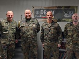 DBwV-AP der 15. Rotation eFP BG in Litauen bei ihrem ersten Treffen, initiiert von Oberstabsfeldwebel Dieter G.