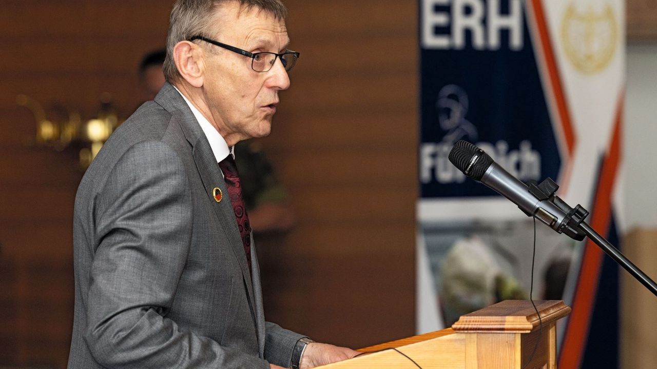 Oberstleutnant a.D. Manfred Lidl führt seit 2009 die Munsteraner Ehemaligen an. Foto: DBwV/Yann Bombeke