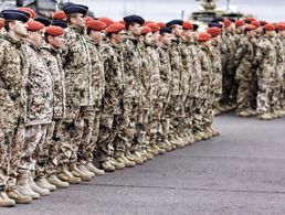 Die Bundeswehr soll bis 2024 auf 198.000 Soldatinnen und Soldaten sowie rund 61.400 zivile Beschäftigte anwachsen. Foto: dpa