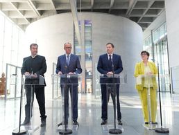 Pressekonferenz nach den Sondierungsgesprächen von Union und SPD: Markus Söder, (CSU), Ministerpräsident von Bayern und CSU-Vorsitzender, Friedrich Merz, Unions-Kanzlerkandidat und CDU-Bundesvorsitzender, Lars Klingbeil, SPD-Bundesvorsitzender, und SPD Fraktionsvorsitzender sowie Saskia Esken, SPD-Bundesvorsitzende. Foto: picture alliance/dpa/Michael Kappeler