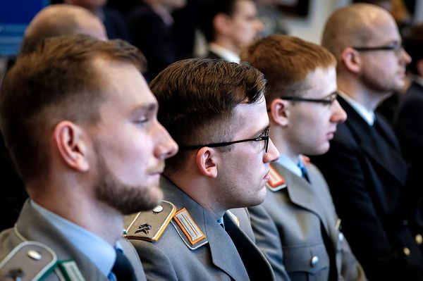Gerade auch für jüngere Soldaten ist das Thema Tradition sehr wichtig. Foto: DBwV/Scheurer