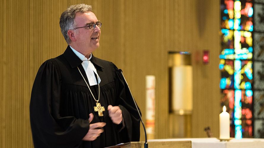 Sigurd Rink bei seiner Verabschiedung in der St.-Louis-Kirche der Julius-Leber-Kaserne. Er war sechs Jahre evangelischer Militärbischof. Foto: W. Linkmann