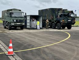 Im Convoy Support Center werden die Fahrzeuge auch mit Treibstoff versorgt. Foto: Rainer Lammers