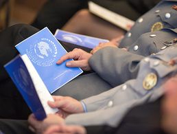 Beim Tag des Peacekeepers werden Leistungen von Soldaten, Polizisten und Zivilisten gewürdigt, die weltweit für den Frieden im Einsatz sind. Foto: DBwV/Darrelmann