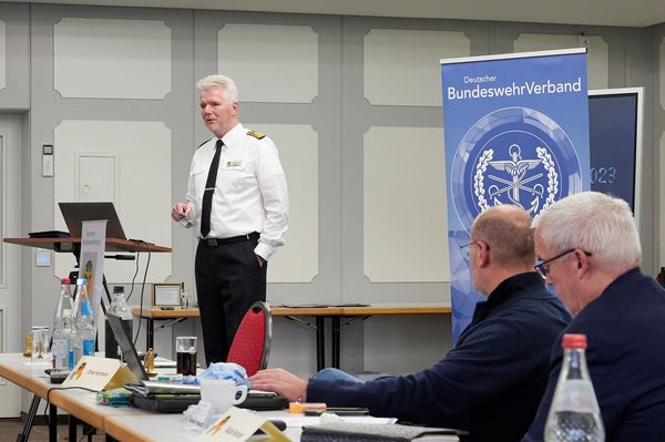 Oberstabsbootsmann Holger Weihe berichtete über seine Arbeit als Vorsitzender der DBwV-Fraktion im HPR. Foto: Ingo Kaminsky