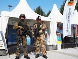 Die Bundeswehr präsentiert sich beim Tag der offenen Tür im BMVg am 17. und 18. August. Auch der Deutsche BundeswehrVerband und die SVS werden vor Ort sein. Archivfoto: DBwV/Kruse