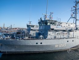 Die Minenjagdboote "Dillingen" und "Rottweil" im Hafen von Kiel: Beim Hafenaufenthalt dürfen sich die Besatzungen jetzt über eine "Vier-Tage-Woche" freuen. Archivfoto: DBwV/Yann Bombeke