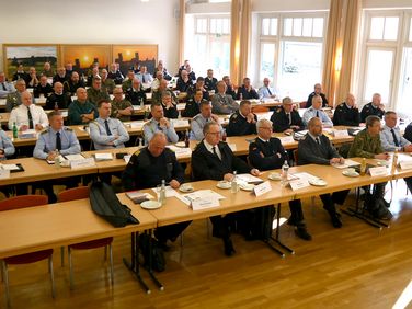 Auf die Teilnehmer des Alterssicherungsseminars in Husum warteten vielfältige Informationen. Foto: LV Nord