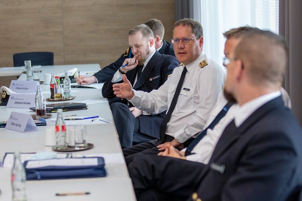 Die überbordende Bürokratie ist ein wichtiger Punkt für Stabsbootsmann Christian Sperling, Navigationsmeister auf der „Gorch Fock“. Foto: DBwV/Hepner