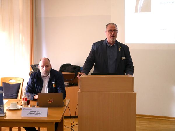 Michael Scholz (l.) und Hannes Dreier teilten sich die Referate. Foto: LV Nord