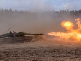 Ein Panzer Leopard 2A7 bei der NATO-Übung Quadriga in Litauen im Frühjahr. Deutschland will 2027 eine Kampfbrigade mit Leopard und Marder in Litauen aufstellen. Allein, bisher ist kein Geld dafür eingeplant. Foto: Bundeswehr/Marco Dorow