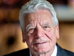 Bundespräsident a.D. Joachim Gauck ist neuer Schirmherr der Oberst-Schöttler-Versehrten-Stiftung, Kooperationspartner der Soldaten und Veteranen Stiftung. Foto: picture alliance / ZUMAPRESS.com / Andreas Stroh