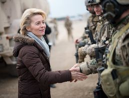 Verteidigungsministerin Ursula von der Leyen zieht nach mehreren Skandalen bei der Bundeswehr Konsequenzen