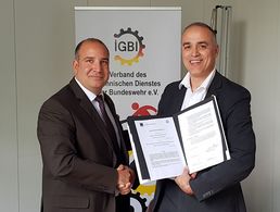 Jens Obermeyer und Jürgen Görlich (r.) nach der Unterzeichnung der Kooperationsvereinbarung Foto: IGBI