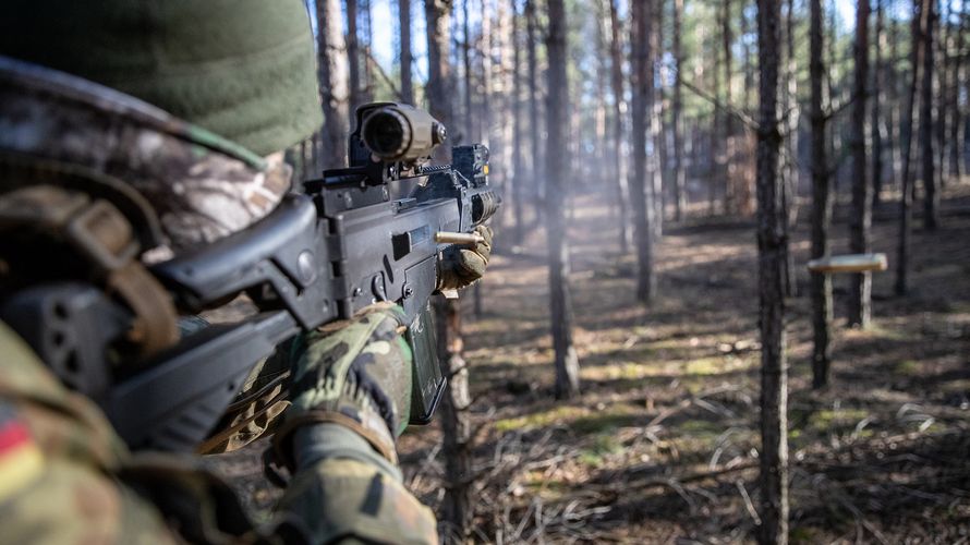 Symbolbild: Laut einer neuen Studie des IISS lag Deutschland im Jahr 2020 mit Verteidigungsausgaben in Höhe von 51,3 Milliarden US-Dollar. Foto: Bundeswehr/Christian Vierfuß