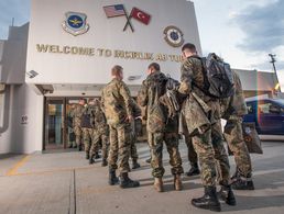 Ankunft deutscher Soldaten auf der Air Base im türkischen Incirlik. Jetzt wurden alternative Standorte ermittelt Foto: Bundeswehr