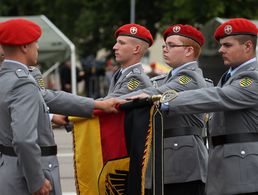 Feierliches Gelöbnis beim Tag der Bundeswehr 2016. Bewerber werden ab dem 1. Juli deutlich strenger überprüft Foto: Bundeswehr