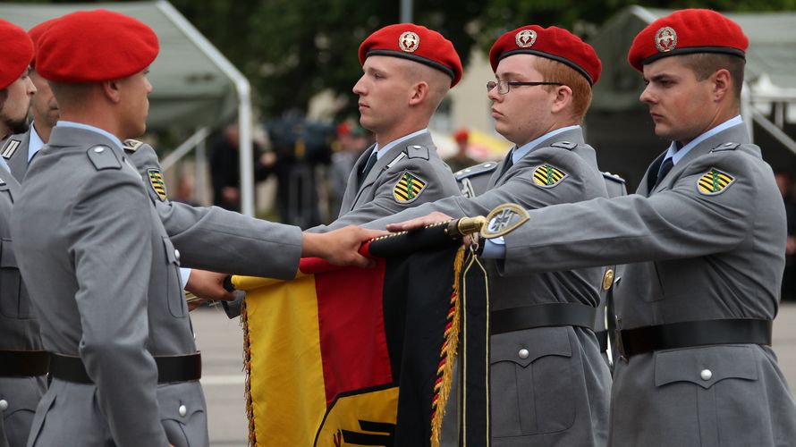 Feierliches Gelöbnis beim Tag der Bundeswehr 2016. Bewerber werden ab dem 1. Juli deutlich strenger überprüft Foto: Bundeswehr