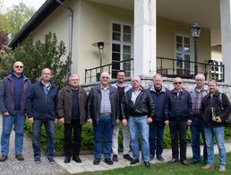 Aus insgesamt zehn Personen setzt sich der neugewählte Vorstand der KERH Potsdam unter Führung von Udo Schultz (4. von links) zusammen. Foto: Rainer Bartsch