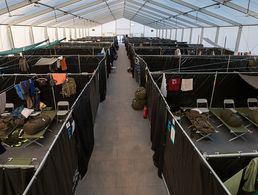 Weit auseinanderliegende Camps, Zelte in unterschiedlichen Größen: Die Übung Trident Juncture war ein Prüfstein für die Betreuungskommunikation. Foto: Bundeswehr/Kevin Schrief