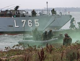 Soldaten des Seebataillons bei einer Evakuierungsübung: Laut Tagesbefehl des GI wird die Verlegung von Marineinfanteriekräften nach Litauen geprüft. Foto: Bundeswehr/Björn Wilke