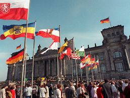 Feierlichkeiten zum 3. Oktober vor dem Reichstagsgebäude.