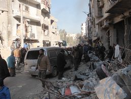 Blick in das fast vollkommen zerstörte Aleppo. Die G7 fordern Russland dazu auf, von Machthaber Assad abzurücken Foto: dpa