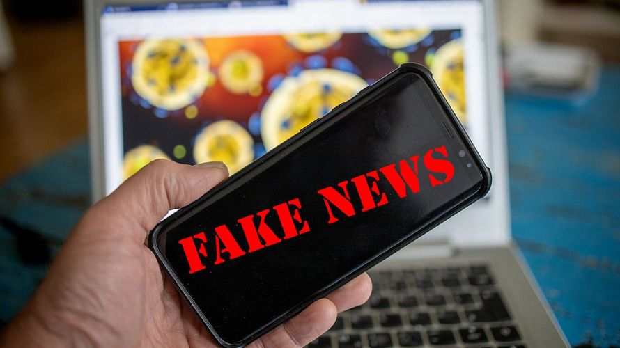 Gerüchteküche Internet: Im World Wide Web verbreiten sich Fake News rasend schnell. Foto: DBwV/Yann Bombeke