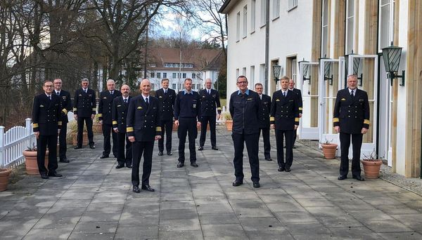 Die Kommandeure in der Marineunteroffizierschule verabschiedeten sich persönlich von ihrem scheidenden Marineinspekteur. Foto: Twitter/chiefdeunavy