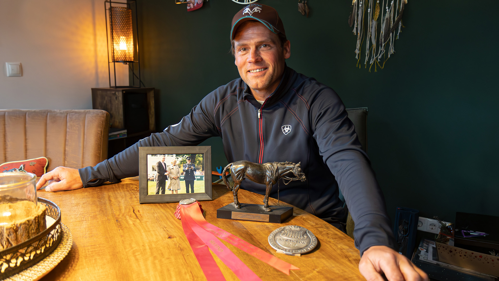 Zu Ostholts größten Erfolgen gehört der zweite Platz bei den Badminton Horse Trials. „Das ist so was wie das Wimbledon im Tennis“, erklärt er. Foto: DBwV/Sarina Flachsmeier