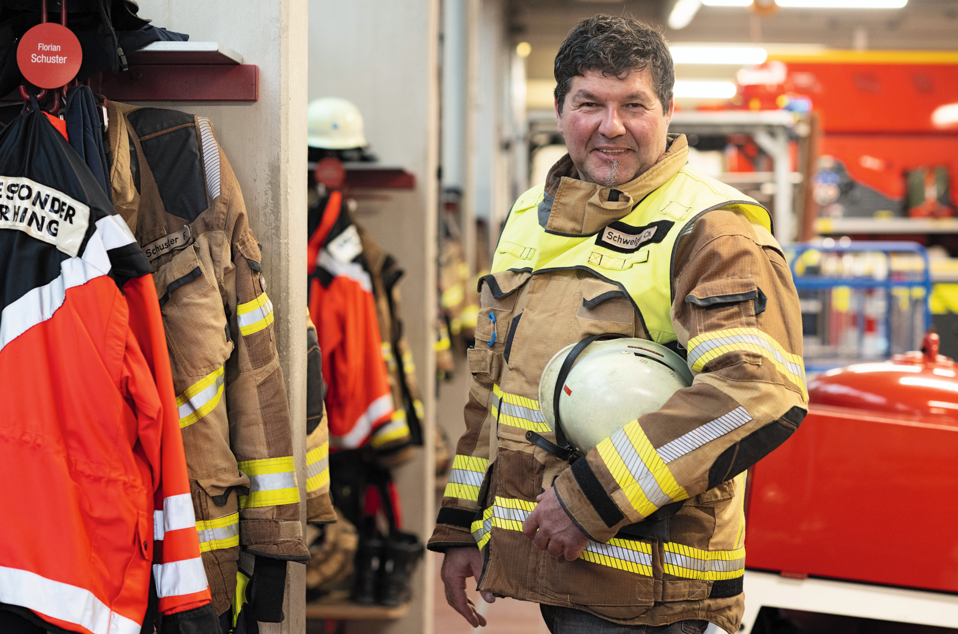 Einer von einer Million: So viele Frauen und Männer leisten ehrenamtlich Dienst in den Freiwilligen Feuerwehren. Feuerwehr-Kommandant Christian Schweiger hat nach 18 Jahren sein Amt in jüngere Hände gegeben. Foto: Catherina Hess/dpa